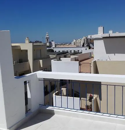 Residencial Condado בית הארחה