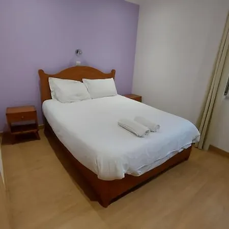 ゲストハウス Residencial Condado 2*